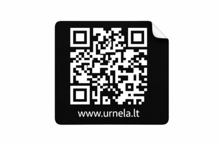 Juodas atminimo QR kodo lipdukas su biografijos puslapiu