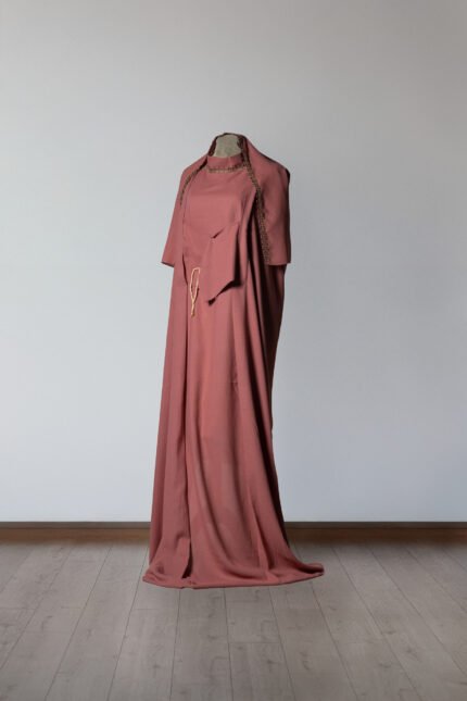 Rožinė išlydejimo suknelė