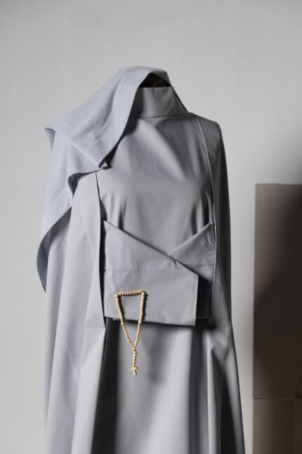 Pilka išlydėjimo suknelė